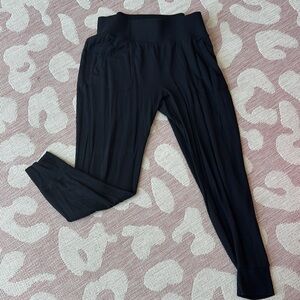 Athleta joggers soft jersey like Large black
